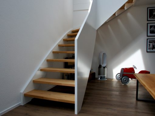 Illzach : Escalier design entre limon bois sur mesures