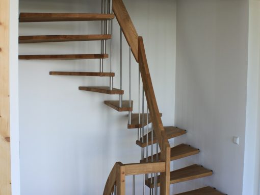 Obernai : Escalier sur mesure suspendu deux quarts tournant avec ballustres inox