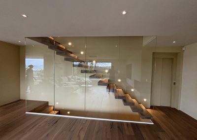 Mulhouse : Escalier autoporteur et garde corps full verre