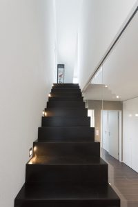 Escalier moderne et design sur mesure fabriqué par K-ESCALIERS