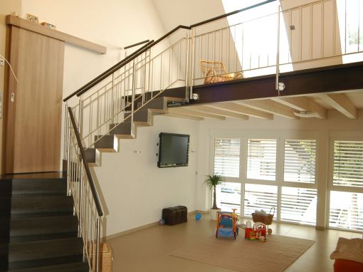 Escalier moderne à Mulhouse: escalier design marche et contremarche pour mezanine et finition tranche de dalle