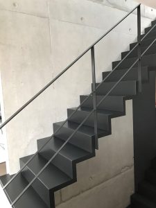 Escalier moderne et design sur mesure fabriqué par K-ESCALIERS
