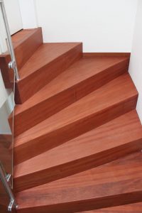 Escalier moderne et design sur mesure fabriqué par K-ESCALIERS