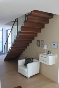 Escalier moderne et design sur mesure fabriqué par K-ESCALIERS