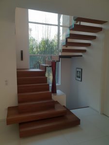 Escalier moderne et design sur mesure fabriqué par K-ESCALIERS