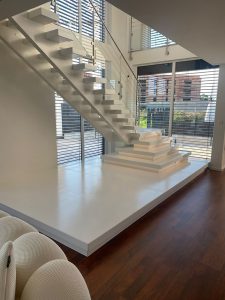 Escalier moderne et design sur mesure fabriqué par K-ESCALIERS